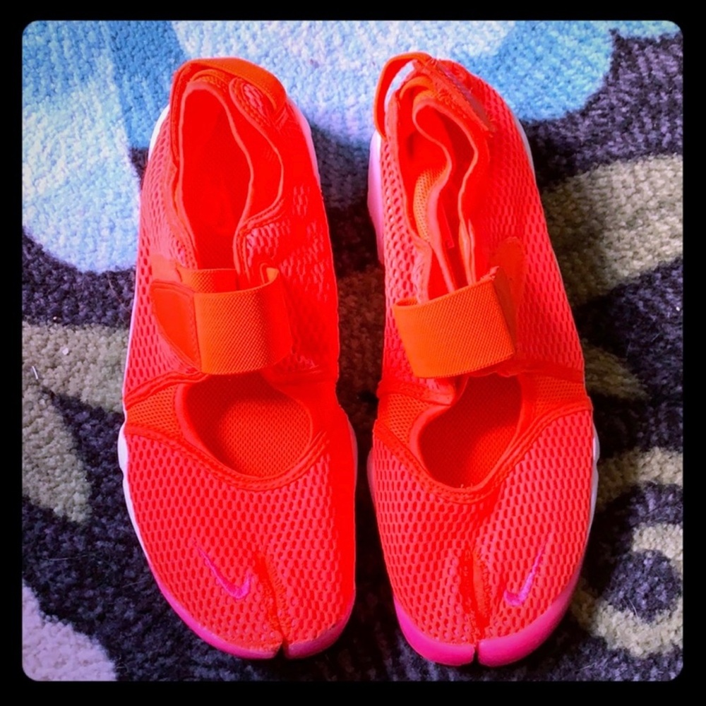 Nike Air Rift Women’s Sneaker Velcro Size 12